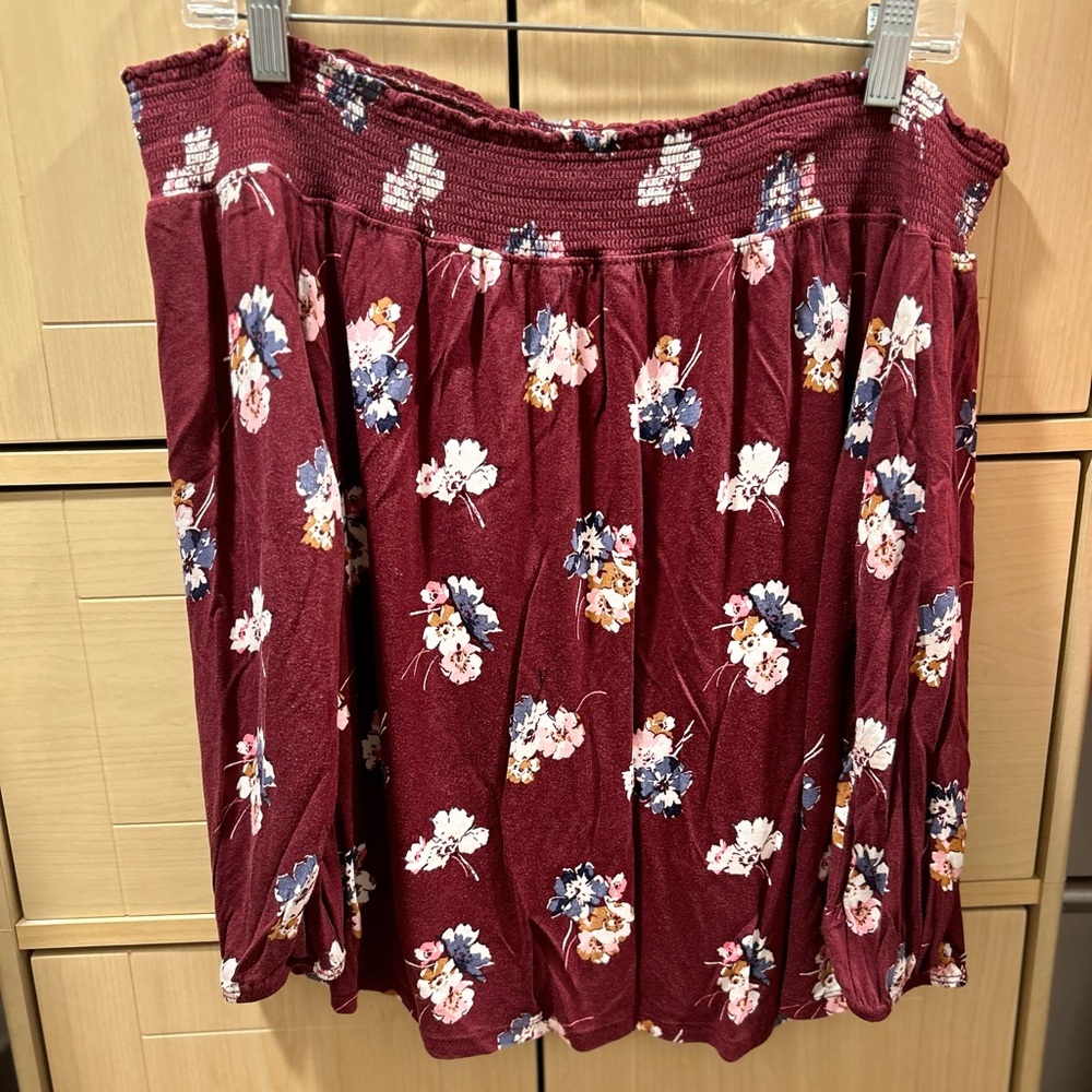 Medium Old Navy red shirt with flower print